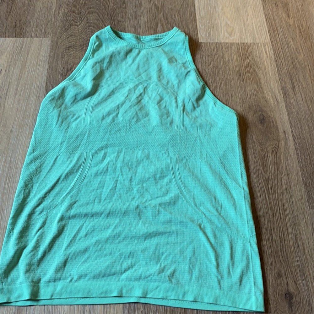 Lululemon tank